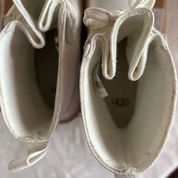 UGG Women's The Ugg Lug Lace-Up Platform Boots White/Cream Size 5 - Picture 10 of 16